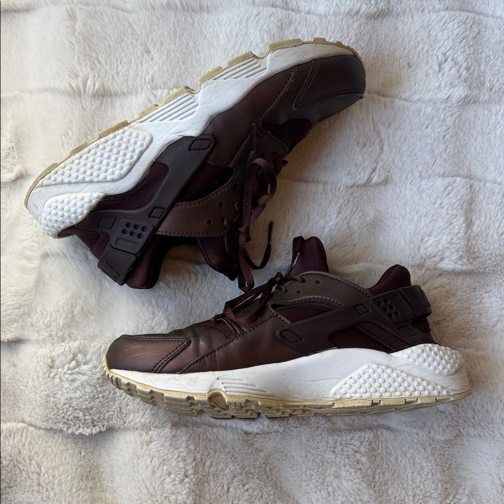 Nike Dark Brown and White Sneakers